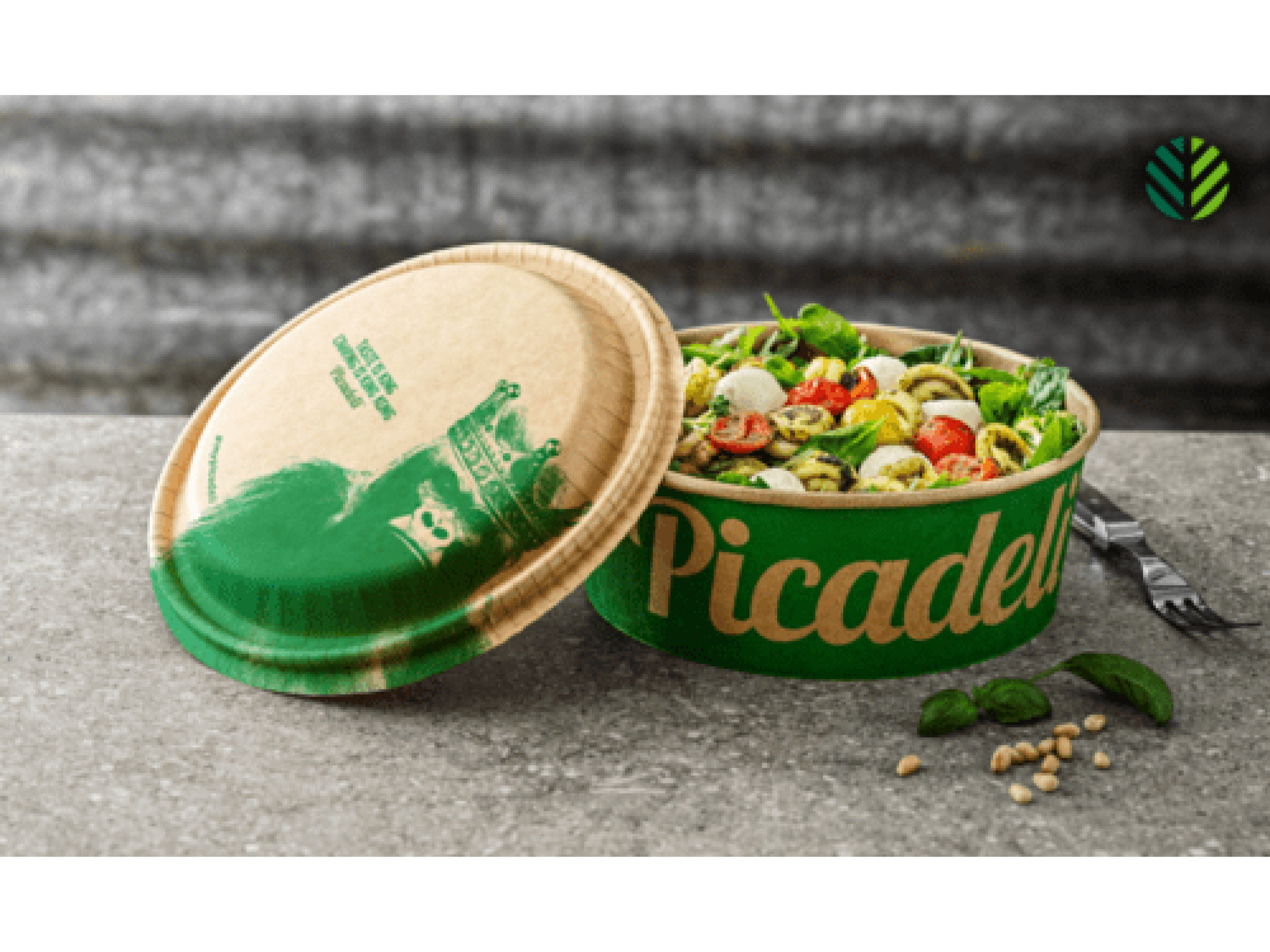 Graphic Packaging International s'est associé à Picadeli pour mettre au point une nouvelle gamme de couvercles en carton plat sans plastique pour ses bols à salade en papier.